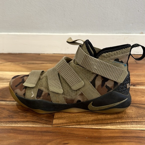 Nike Zoom LeBron Soldier 11 'Camo' 897644-200 - Picture 4 of 16